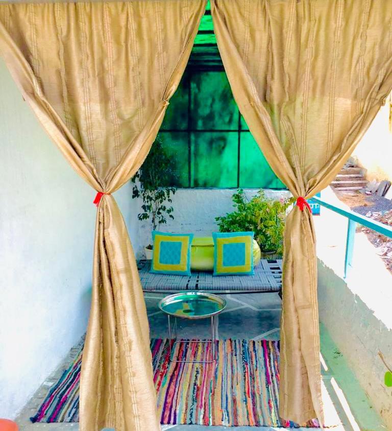 Gypsy Child Lake Hostel Udaipur Exterior photo
